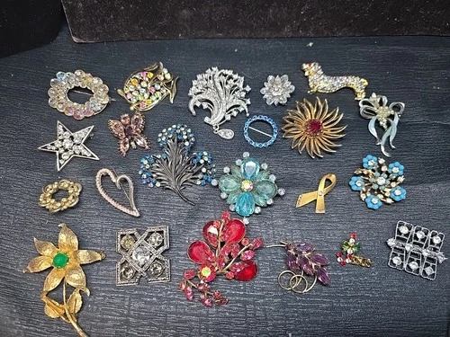 Vintage Rhinestone Brooch Pin Costume Jewelry Lot Some Signed Sarah Coro Karu