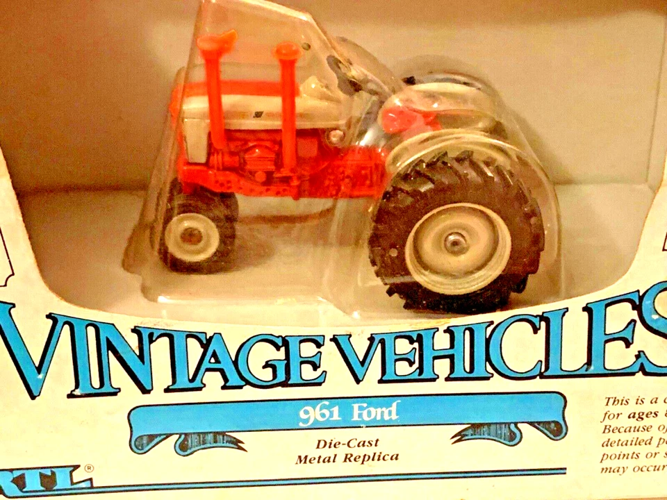 1986 ERTL Vintage Vehicles 1/43 scale die cast Ford 961 Tractor #2508 NOS HTF - Image 2 of 4
