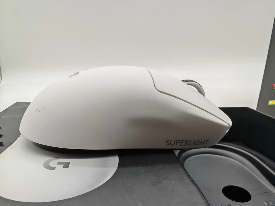 Logitech G PRO X SUPERLIGHT kabellose Gaming-Maus mit HERO 25K Sensor - Bild 2 von 4