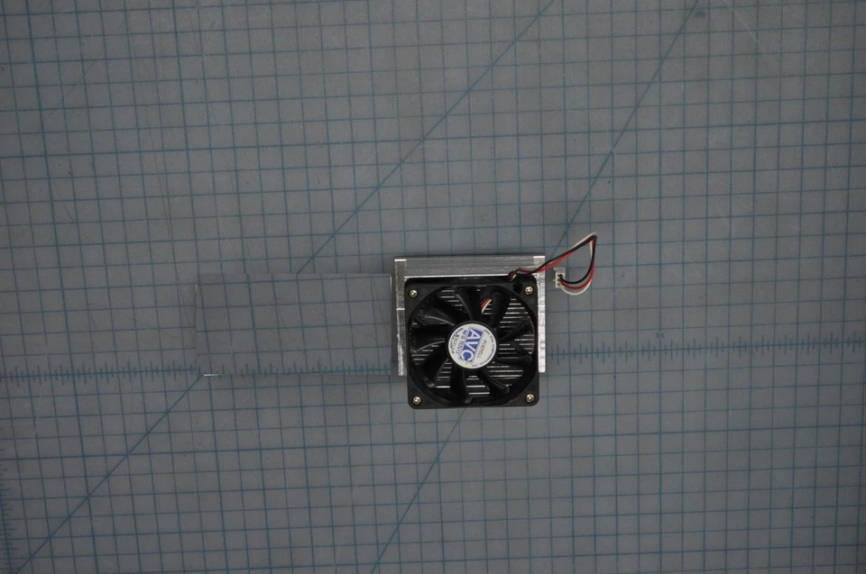 IBM Heatsink Fan Assembly For Surepos 741 23K8040 - Image 2 of 3