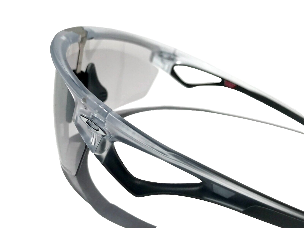 Oakley SPHAERA Matte Clear PHOTOCHROMIC Clear To Black Oakley SPHAERA Matte Clear PHOTOCHROMIC Clear To Black