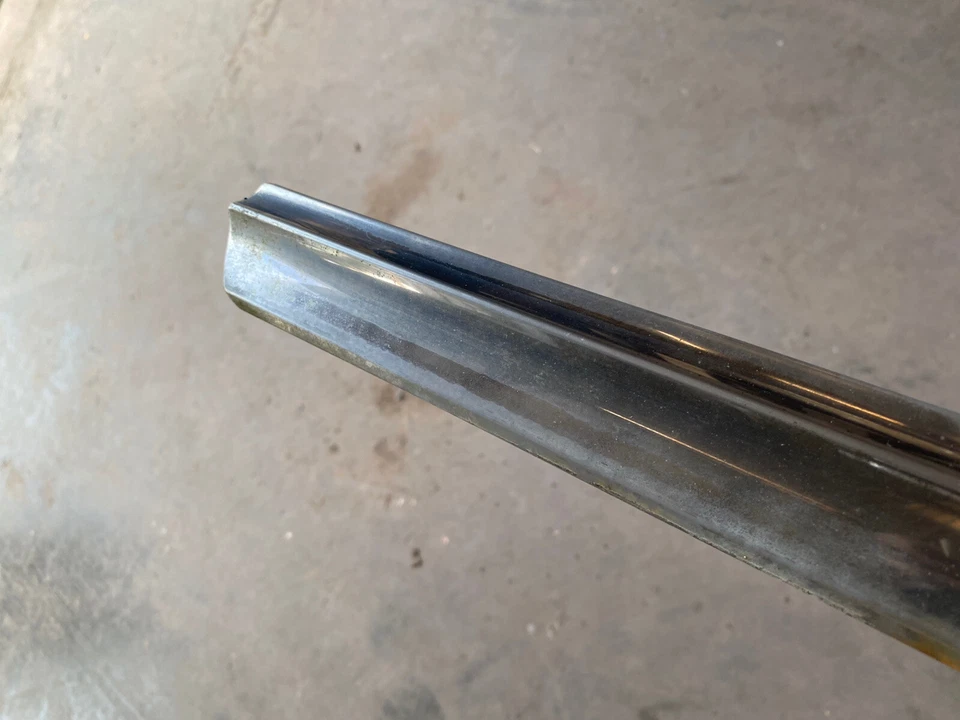 Ford Country 1961 sedán vagón 4 puertas RR moldura de puerta borde inferior Foto 4 de 4