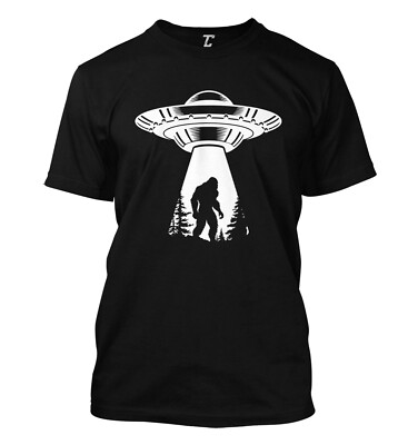 Bigfoot UFO - Sasquatch Real Believe He Exists Aliens Men's T-shirt