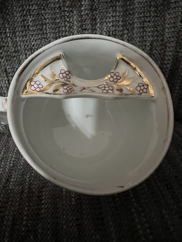 Vintage Beautiful Raised Lettering ‘Think of Me’ Ceramic Mustache Cup - Photo 9 sur 10
