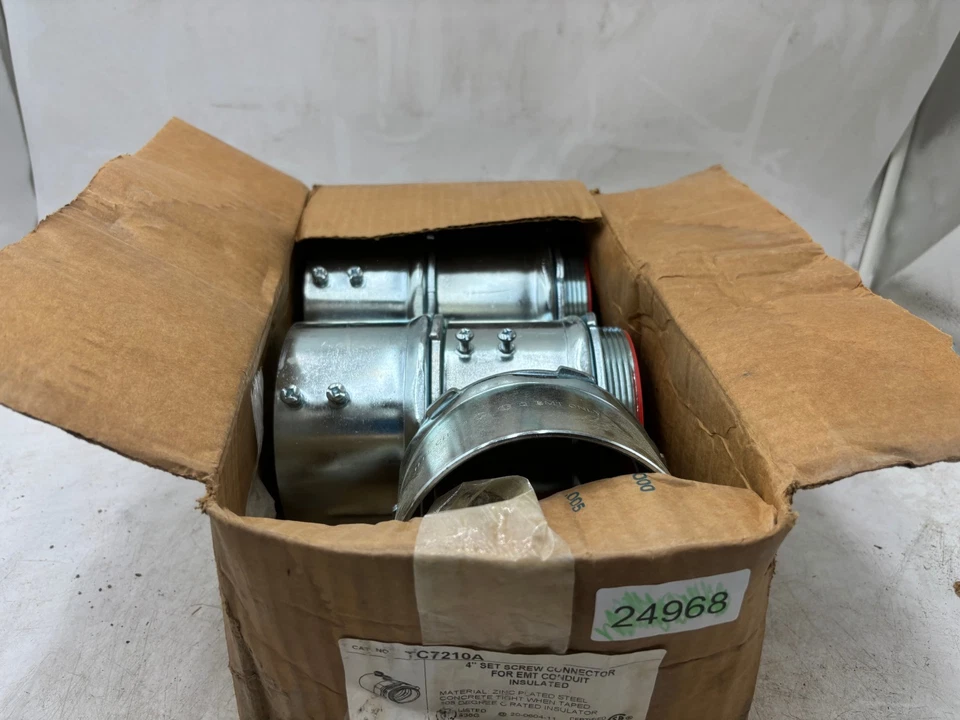 Thomas & Betts TC7210A Juego de conectores de tornillo de 4" enchapados en zinc Lote de 5 Foto 2 de 3