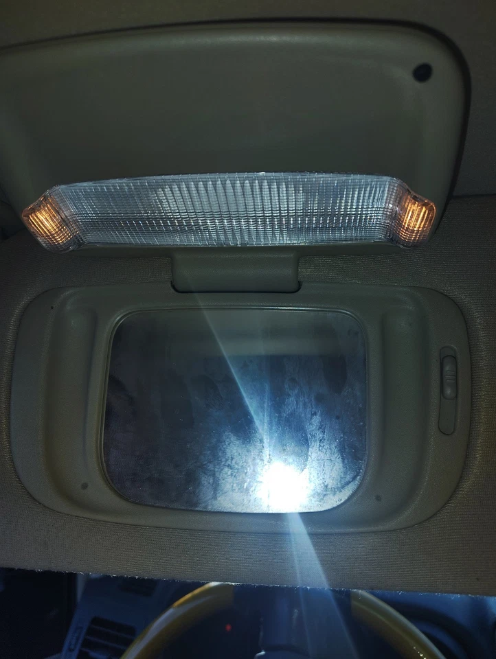 Parasol izquierdo conductor OEM 2004-2009 Lexus RX330 RX350 RX400h  Foto 2 de 4