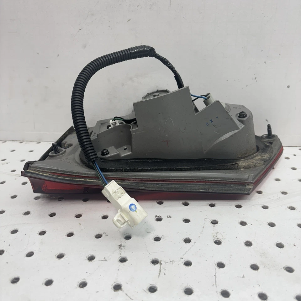 Luz trasera interior izquierda LED OEM 81591-53090 2009-2010 LEXUS IS250 IS350 Foto 3 de 4