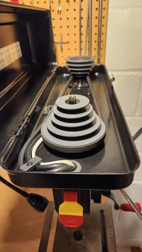 CRAFTSMAN 10 英寸 DRILL PRESS - 1/2 惠普,5 速 - 状况完好 — 第 4/4 张图片