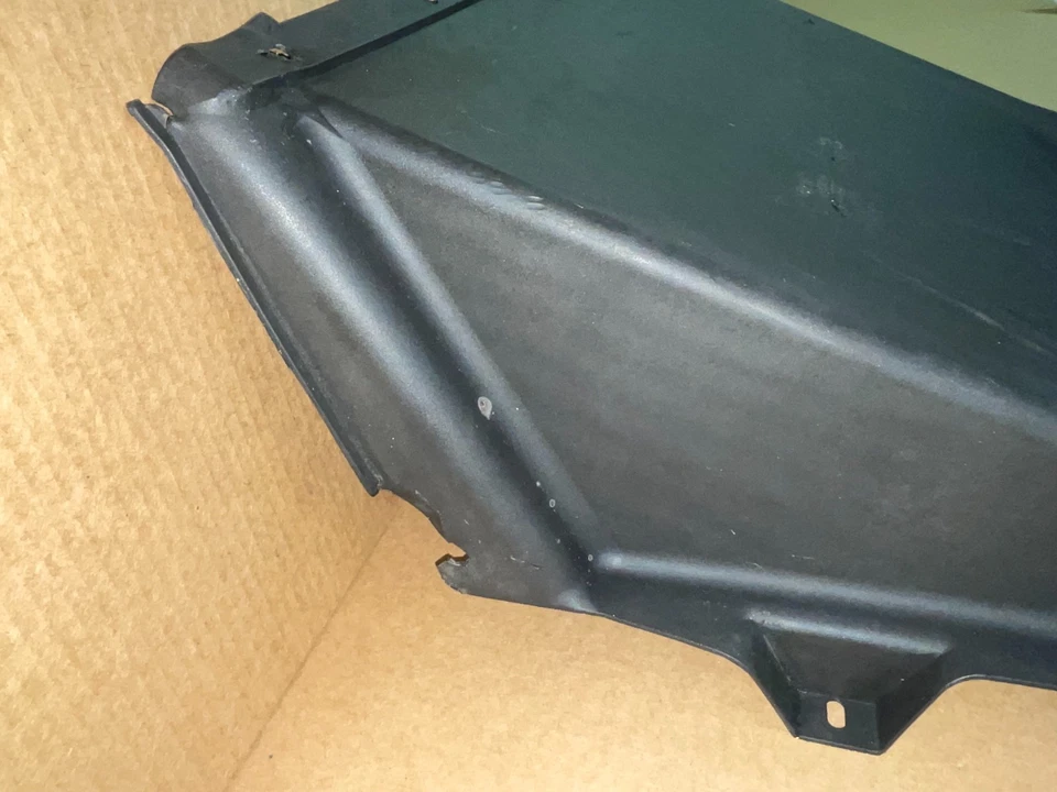 Deflector de presa de aire cubierta delantera del radiador Corvette C5 GM 97 98 99 00 01 02 03 04 Foto 4 de 4