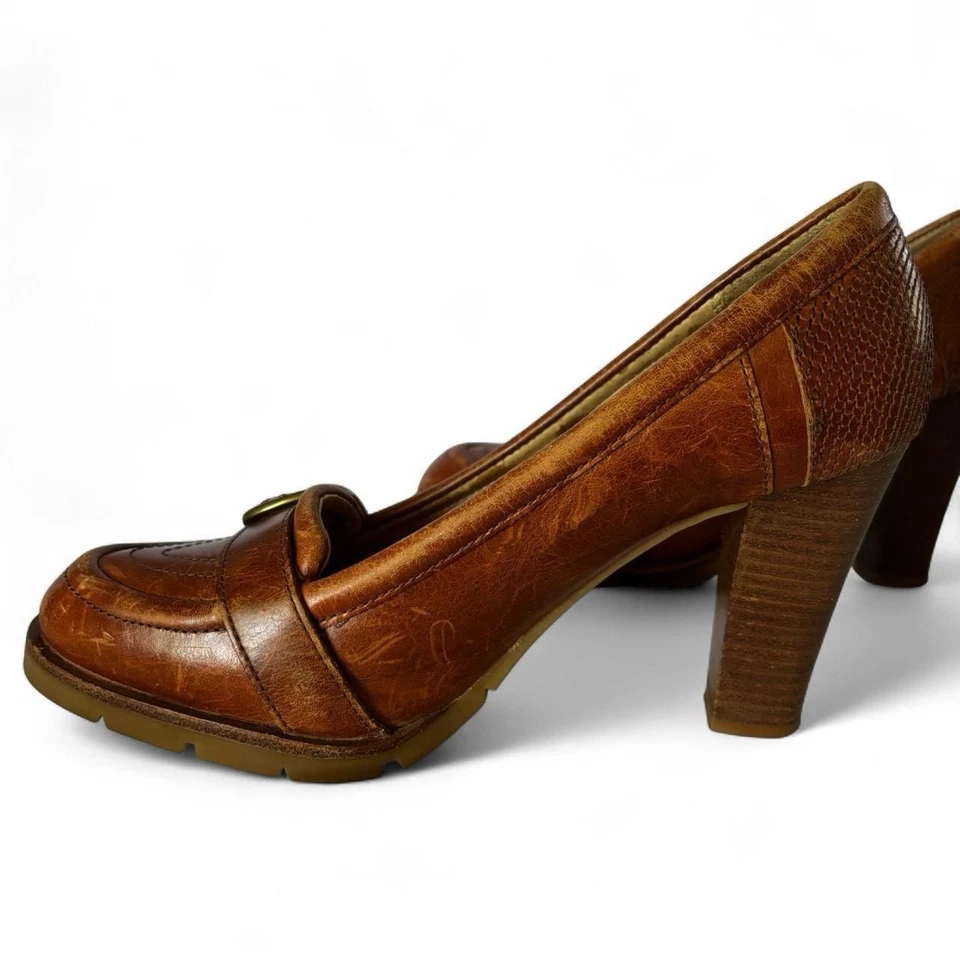 Tacones vintage Michael Kors de cuero con hebilla marrón talla 7 1/2 Foto 3 de 4