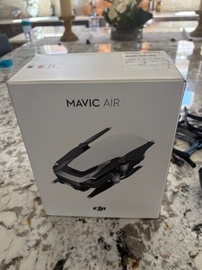 中古 DJI Mavic Air U11X S01A Onyx Black 折り畳み式 ドローン Brand New - DJI Mavic Air Quadcopter with Remote Controller - Onyx