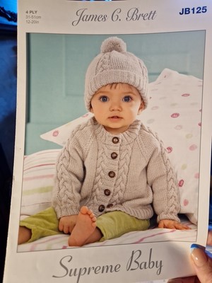 James C Brett 4-fädiges Strickmuster JB125 Strickjacken und Mütze 12 - 20 cm Premie