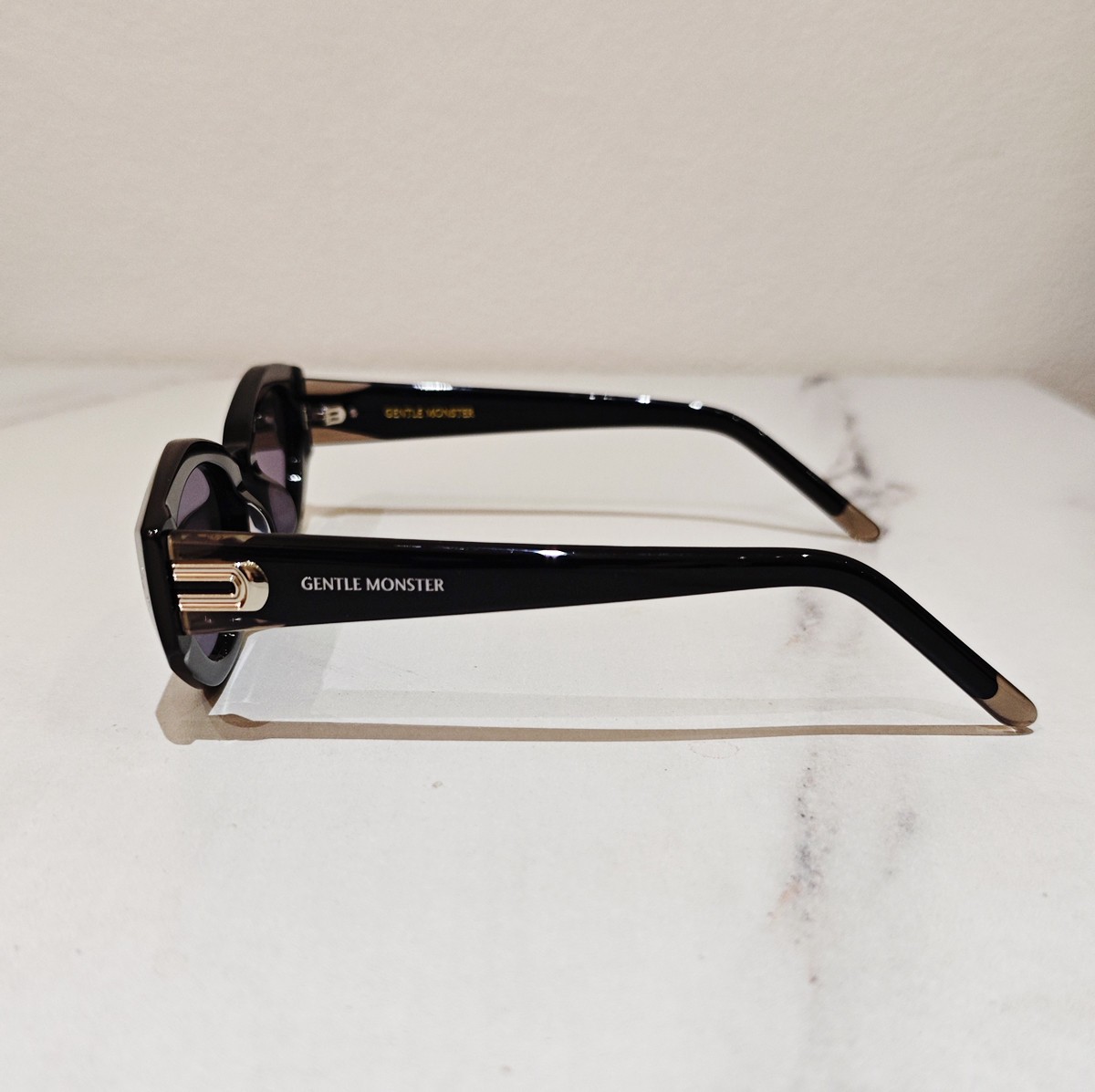 Gentle Monster Dada 01 Sunglasses Butterfly Shape Bold Black Frame