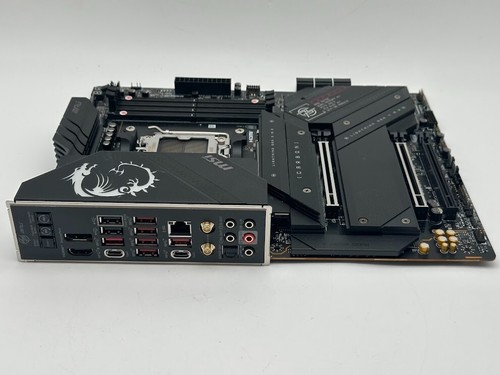 MSI MPG X670E CARBON WiFi AM5 ATX AMD Motherboard READ/FOR PARTS - Zdjęcie 5 z 14