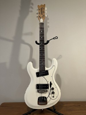 Univox Hi Flier White Phase 2 Vintage Guitar With Original Tremolo Bar