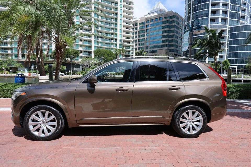 Volvo XC90 2016 AWD 4 puertas T6 Momentum Foto 3 de 4