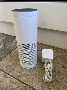 Amazon Echo Plus 1. Gen Smart Lautsprecher SK705DI Alexa Sprachassistent - Weiß