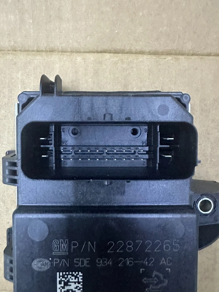 Блок управления топливным насосом 2013 - 2019 Cadillac ATS 22872265 от оригинального производителя - Изображение 3 из 4