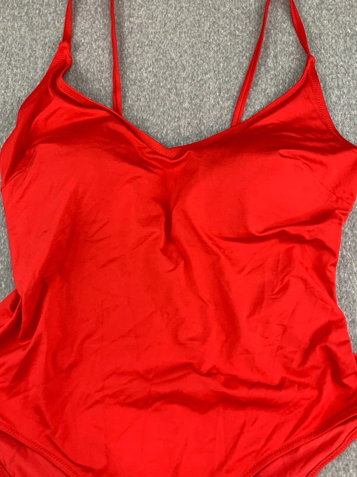 Traje de baño H&M rojo picante clásico 1 pieza para mujer talla 12 sedoso suave corte alto playa Foto 4 de 4