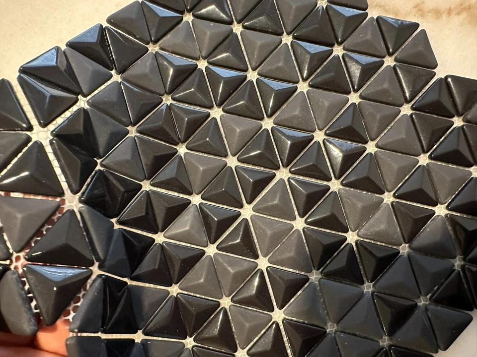 Vidrio mosaico mixto triángulo negro mate y brillante Foto 4 de 4