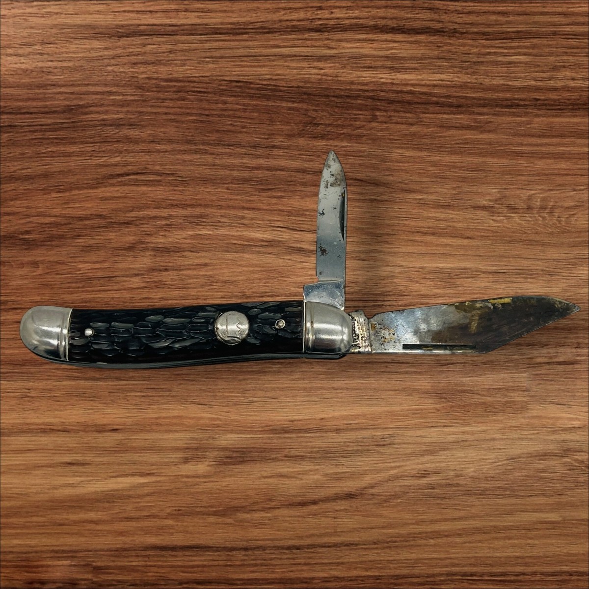 Vintage Imperial Knife USA 1956-88 Crown Two Blade Peanut Carbon