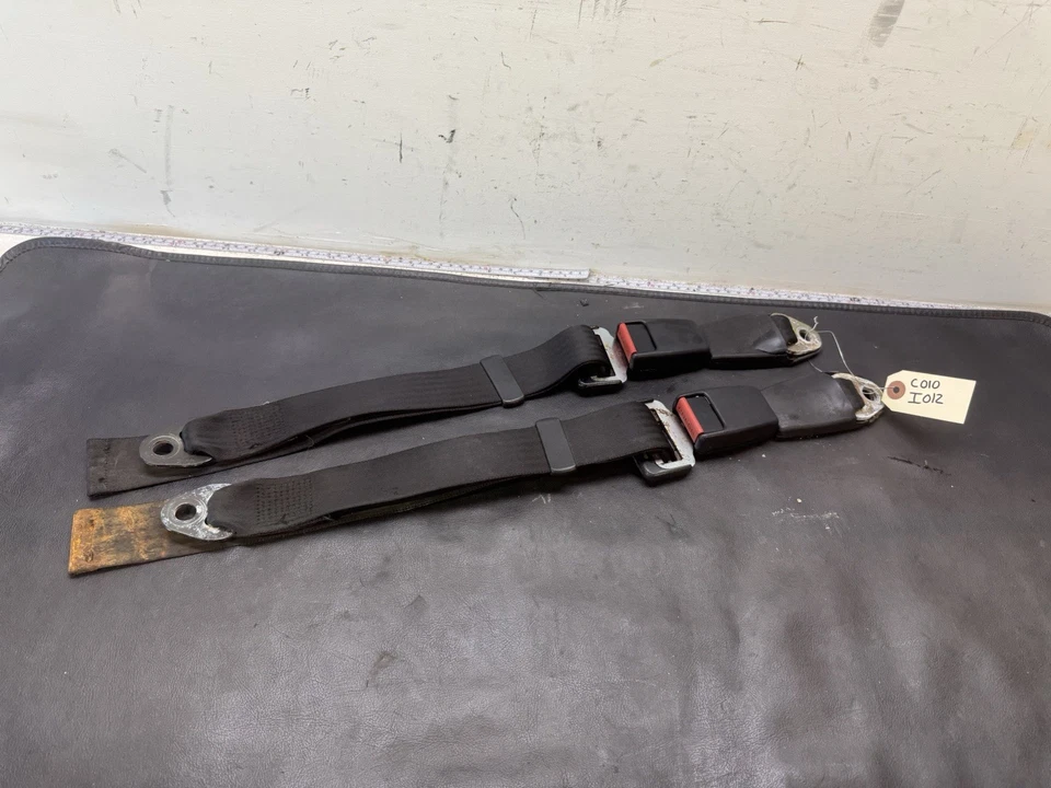 Cinturones de seguridad traseros Porsche 924 Foto 2 de 4