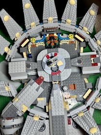 LEGO Star Wars Millennium Falcon 4504 ~99%+ complete no minifigures READ DESC!