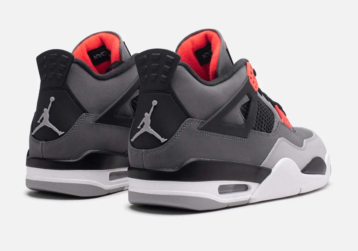 AIR JORDAN 4