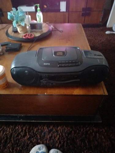 Sanyo  boombox, a portable stereo Tape Radio Cd All Working 💪