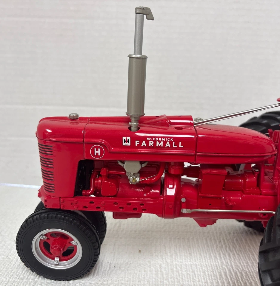 1/12 Franklin Mint - International Harvester McCormick Farmall Model H Tractor - Image 2 of 4