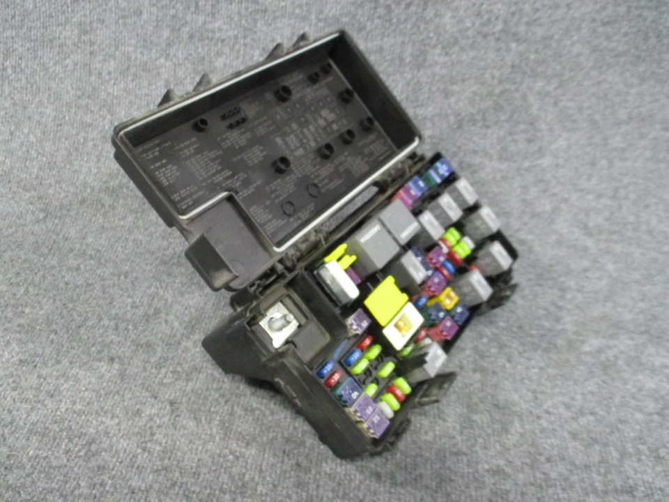 2014 Town Country Dodge Caravan Totally Integrated Power Module TIPM 68217405AB - Image 3 of 4