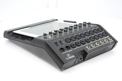 Mackie DL1608 16-Channel Digital Live Sound Mixer W/ Locked IPad