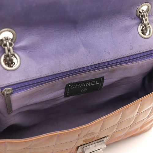 CHANEL 2.55 Patent Chocolate Bar Chain Shoulder Bag 29513607 154739412 - Afbeelding 9 van 9