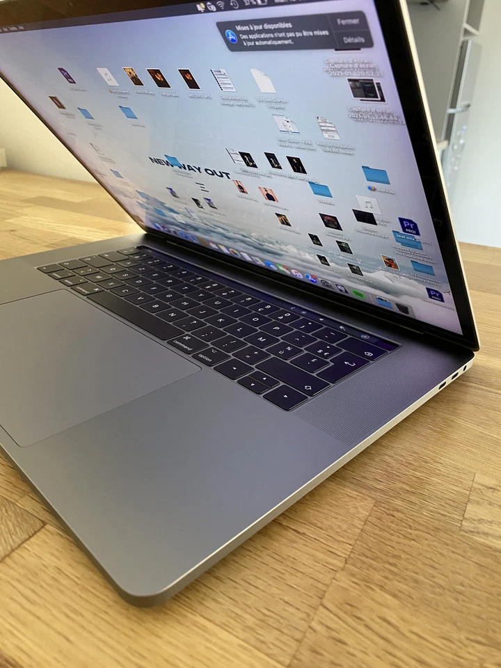 Apple MacBook Pro 15" 2016 · i7 · 16GB · 500GB, photo 3 sur 5