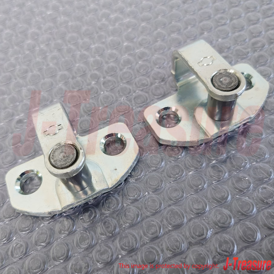 【おーり】 NISSAN Genuine Front Door Lock Striker Assy RH & LH Set 300ZX Z31