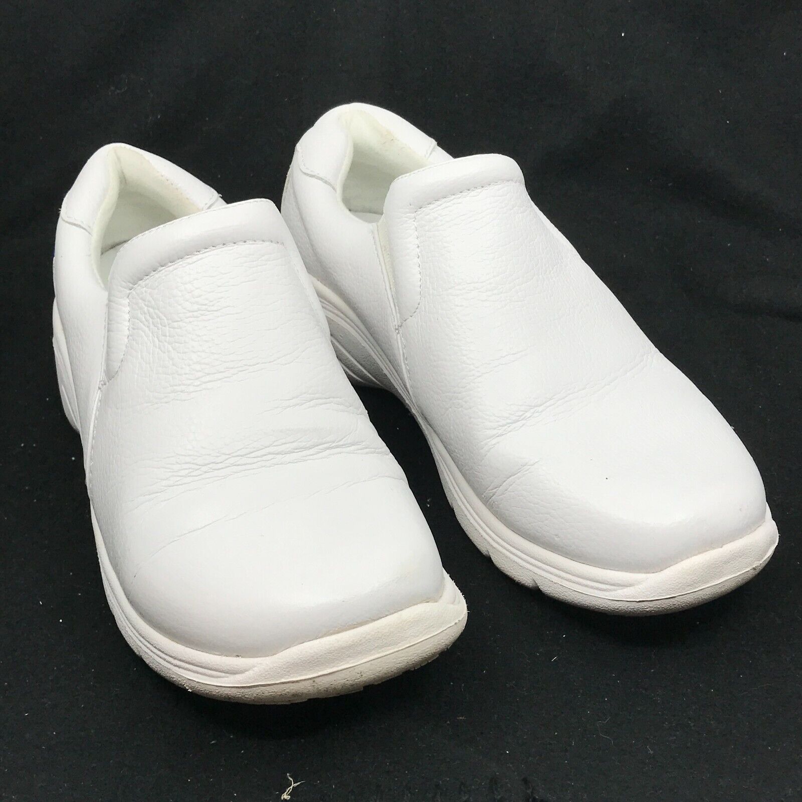 Nurse Mates Leather Slip-On Nursing Clogs Women's Size 7W White [A17]