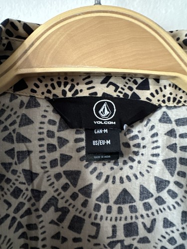 VOLCOM Shirt Mens M Button-Down Classic Fit Warbler S/S SURF SKATE STREETWEAR - Picture 3 of 7