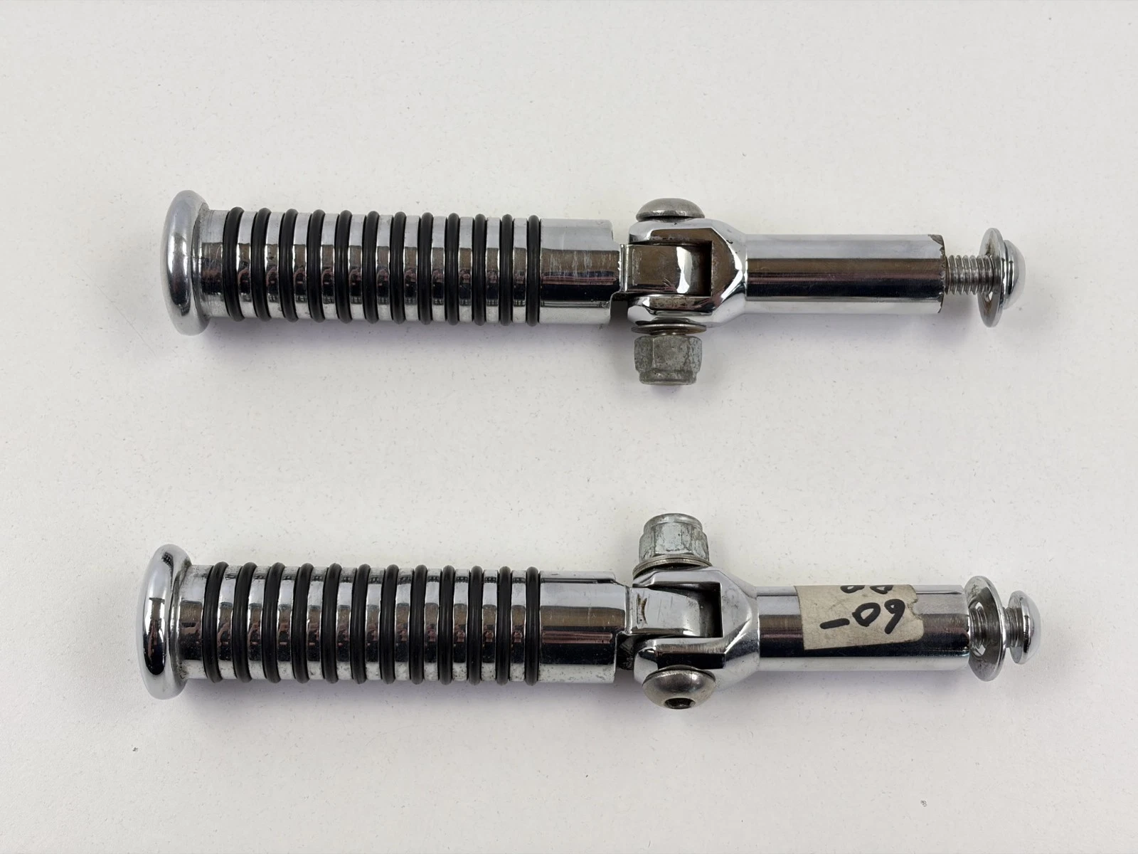 Harley-Davidson Chrome Passenger Foot Pegs Pair