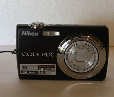 Nikon Coolpix S220 Digital Camera 10 Zoom 3X Blk Workng w charger and 2 SD cards