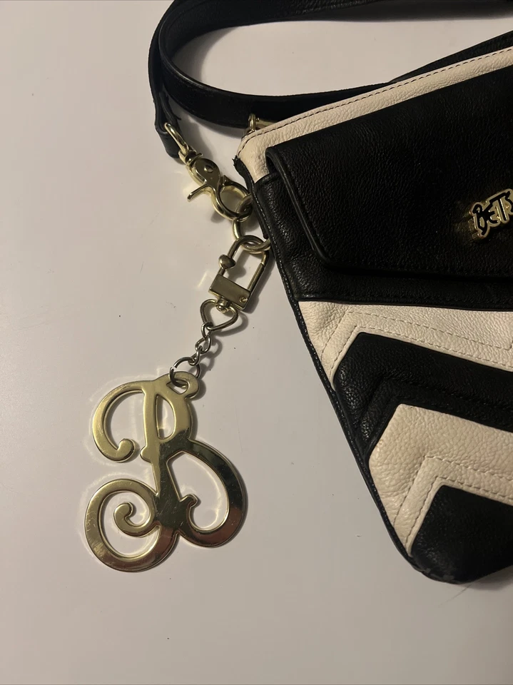 Betsey Johnson Crossbody Handbag Black/White  Crossbones Zippers Vintage - Image 3 of 4
