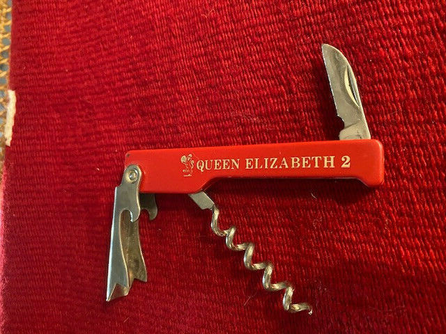 Queen Elizabeth 2 Cruise Ship Wine CorkScrew Knife1980s 1 Owner RARE! RED!