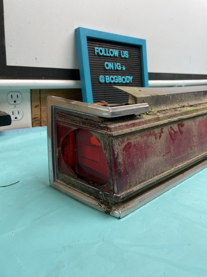 19811983 Gbody Buick Regal Grand National Tail Light Lamp Lens LH OEM