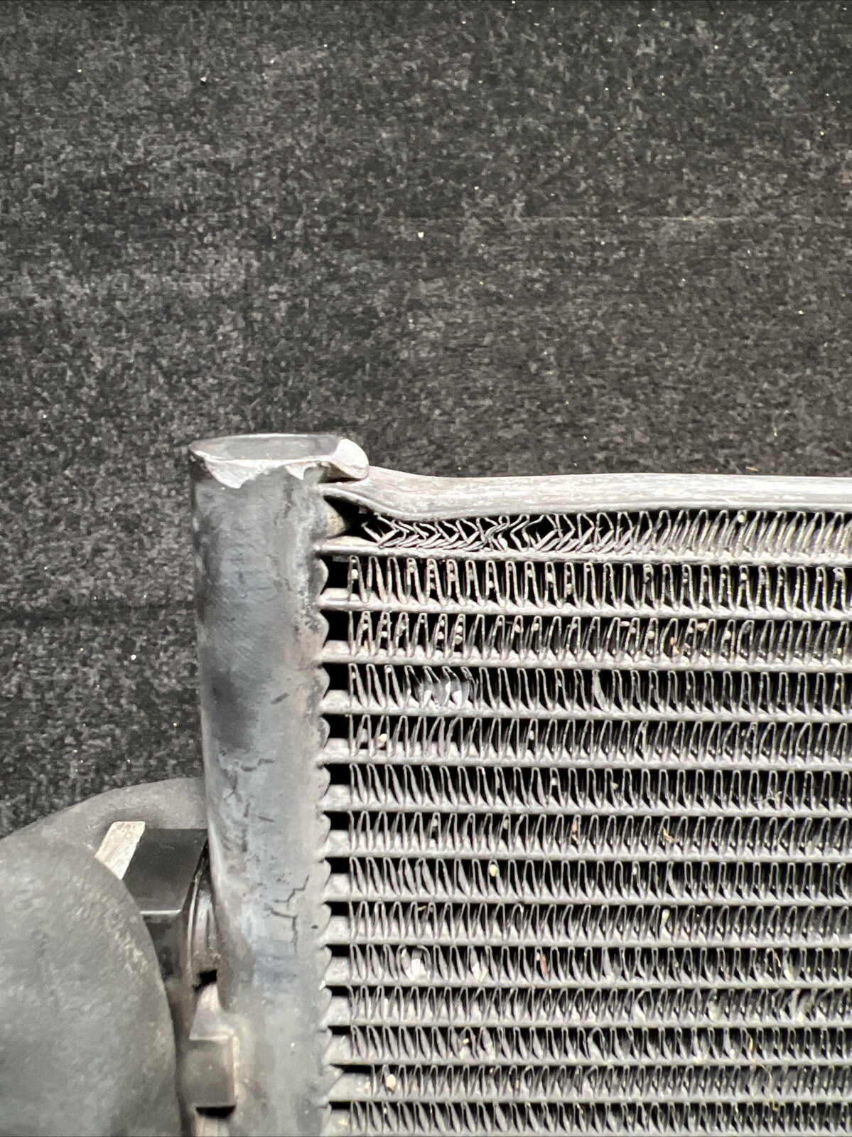 2014 Maserati Quattroporte Front AC Condenser OEM 16474837