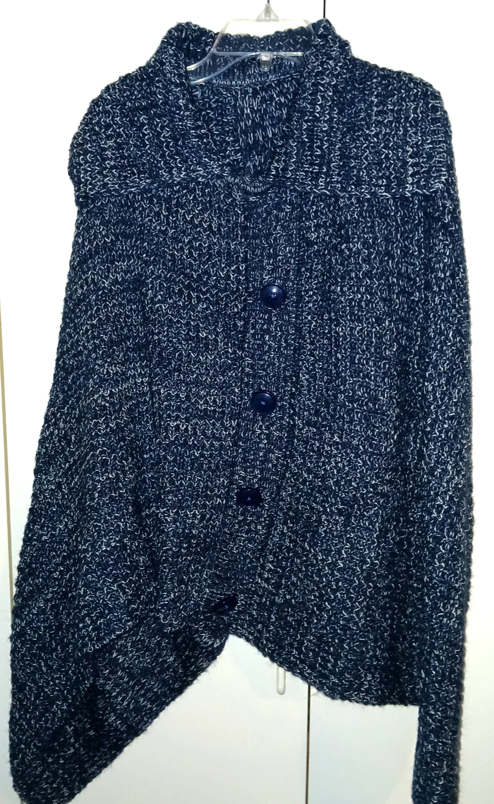 CHICO'S LADIES BLUE/WHITE LOOSE KNIT PULLOVER PONCHO W/DECOR. BUTTONS-L/XL-NWT