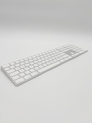 Apple Magic Keyboard Tastatur Ziffernblock QWERTZ Deutsch A1843 Refurbished