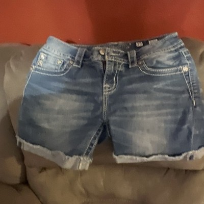 Miss me Women s Size 27 Mid Rise Mid Short
