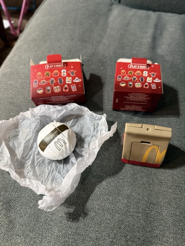 Changeable McDonald’s Happy Meal Toy Lot of 2 Fergon Pterabagdyl