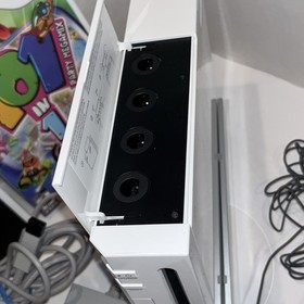 Nintendo Wii Console Bundle w/2 Remotes, 2 Nunchuks, Sensor Bar 3 Games TESTED