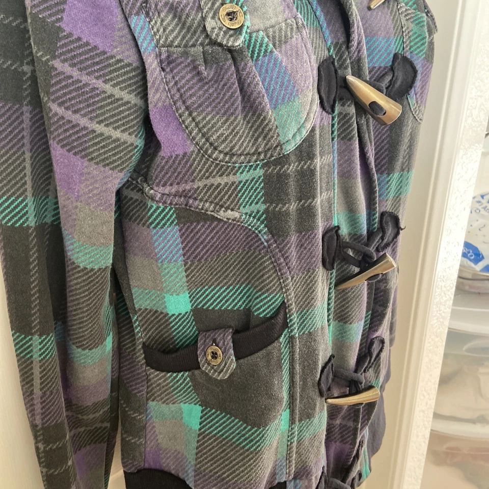 Chaqueta con capucha con cremallera a cuadros y gancho atado Foto 4 de 4