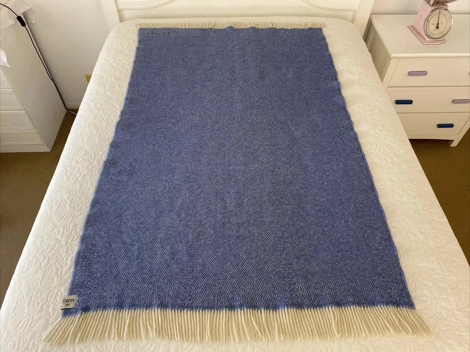 Roros Tweed Norway X Polroger Champagne Picnic Throw Advertising 170cm x 100cm - Image 2 of 4